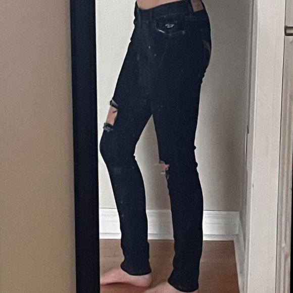 Low rise Hollister distressed jeans - Picture 5 of 5
